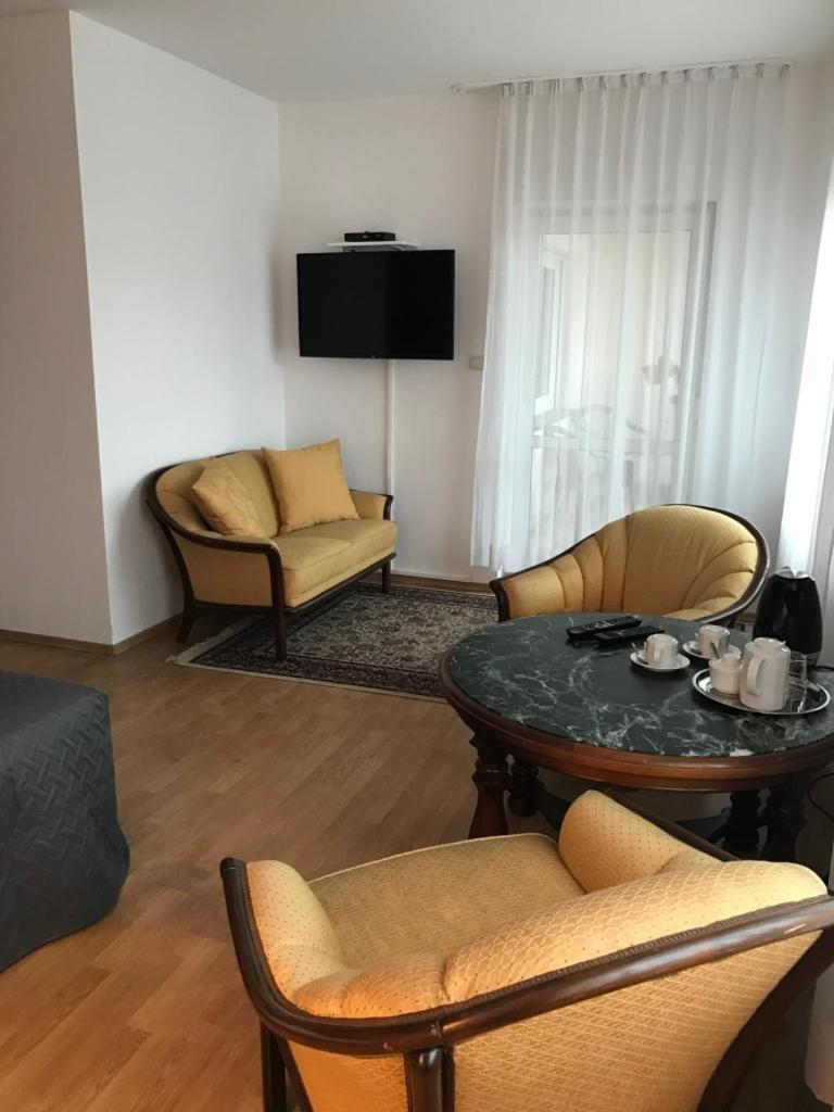 Monte Christo Apartment Мястко Екстериор снимка